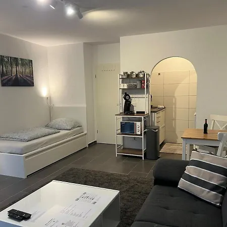 In - Close To Messe Duesseldorf & Cologne