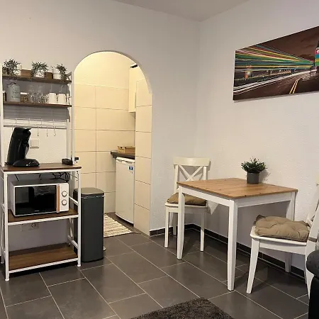 In - Close To Messe Duesseldorf & Cologne Appartement *