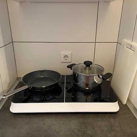 In - Close To Messe Duesseldorf & Cologne *