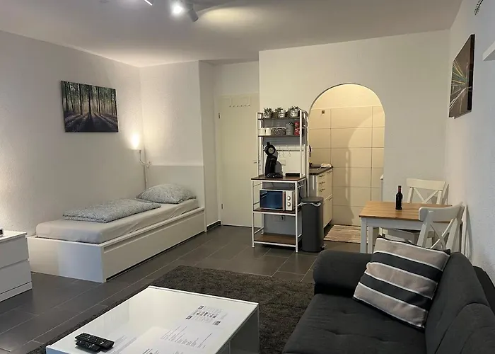 In - Close To Messe Duesseldorf & Cologne