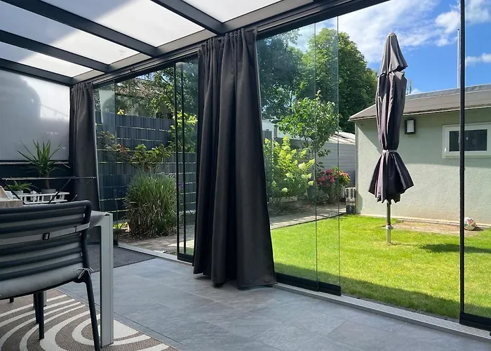 In - Close To Messe Duesseldorf & Cologne *