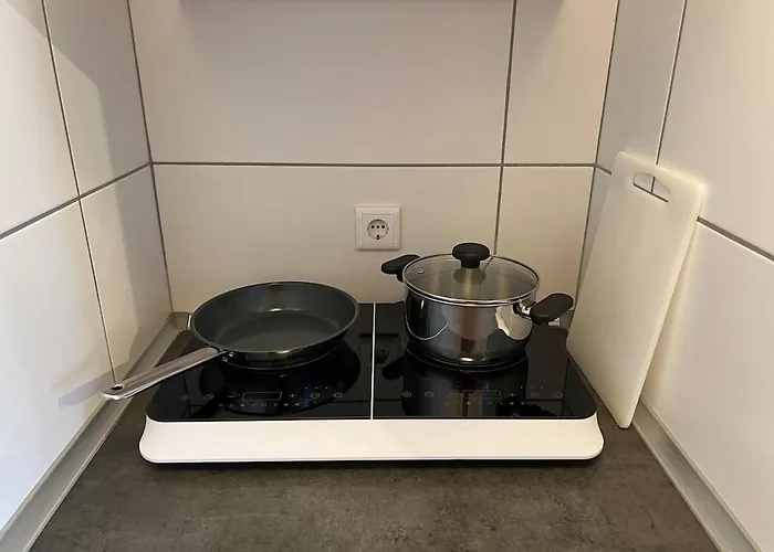 In - Close To Messe Duesseldorf & Cologne *